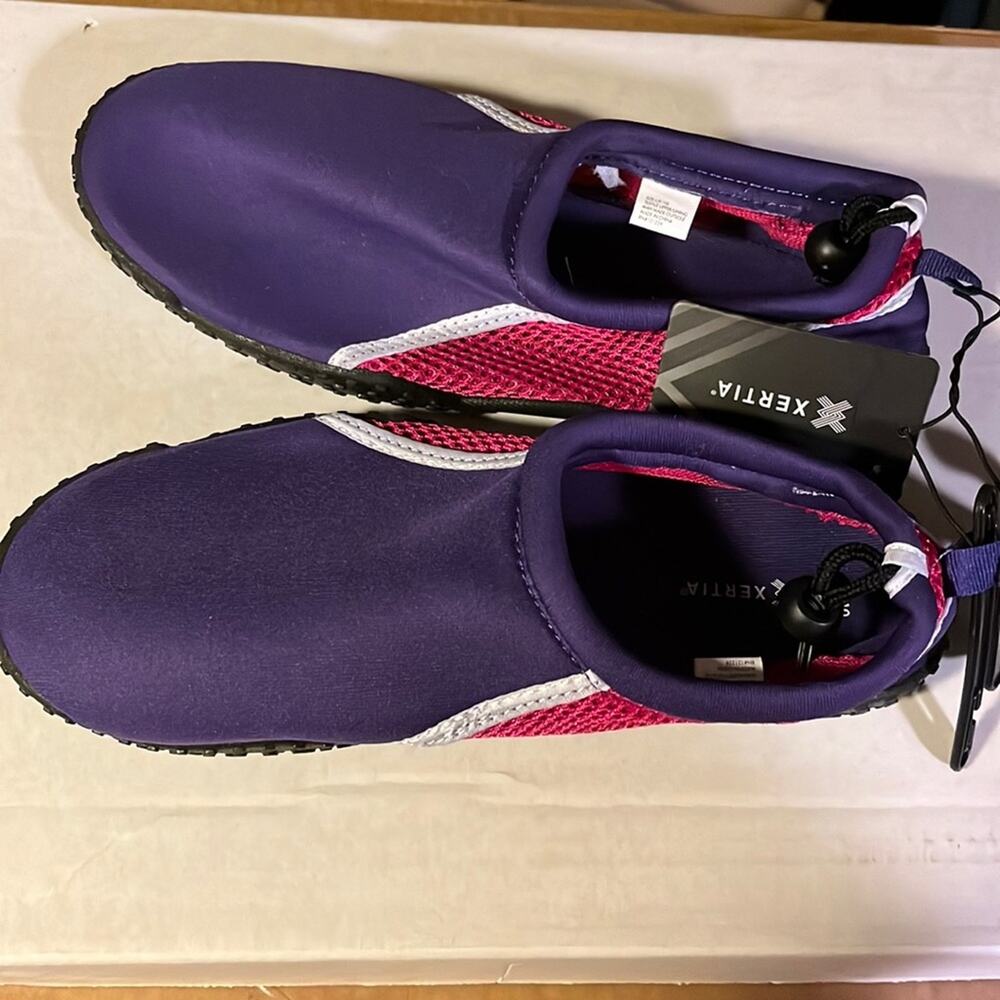 Xersia watershoes Womens 9/10 Large Purple Pink White